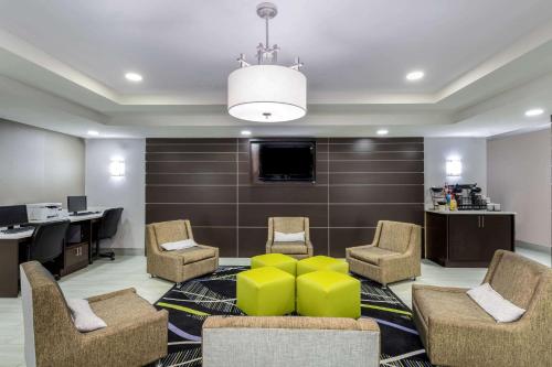 Lobi, La Quinta Inn & Suites by Wyndham Canton MS in Canton (MS) Lobi, La Quinta Inn & Suites by Wyndham Canton MS in Canton (MS)