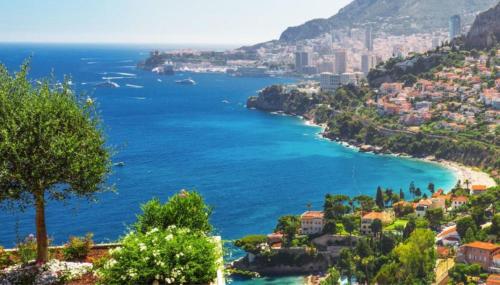 Blue Beach vue Mer Clim Wifi in Menton Blue Beach vue Mer Clim Wifi in Menton