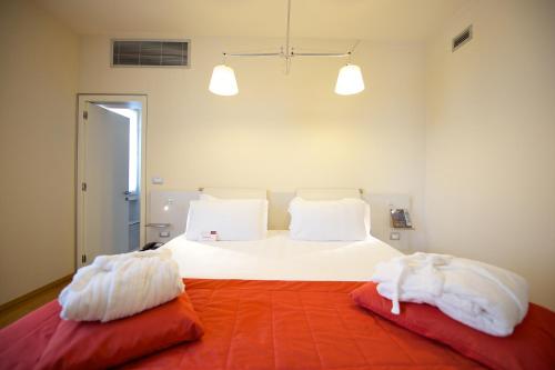 This photo about Hotel Mercure Milano Solari shared on HyHotel.com