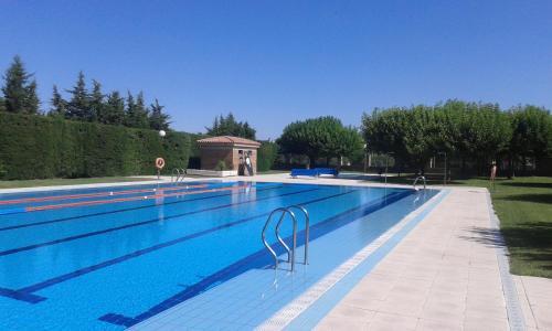 Piscina, Ca naleix verdu in Verdu Piscina, Ca naleix verdu in Verdu