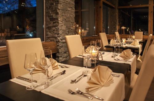 レストラン, Hotel Quellenhof Leukerbad in ロイカバード レストラン, Hotel Quellenhof Leukerbad in ロイカバード