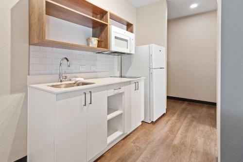 keuken, Extended Stay America Premier Suites - Port Charlotte - I-75 in Port Charlotte (FL) keuken, Extended Stay America Premier Suites - Port Charlotte - I-75 in Port Charlotte (FL)