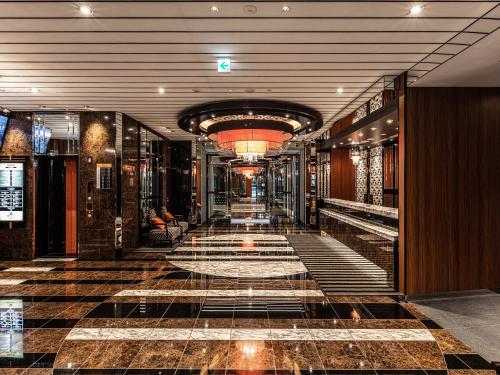 Фойє, APA Hotel Roppongi SIX in Токіо Фойє, APA Hotel Roppongi SIX in Токіо