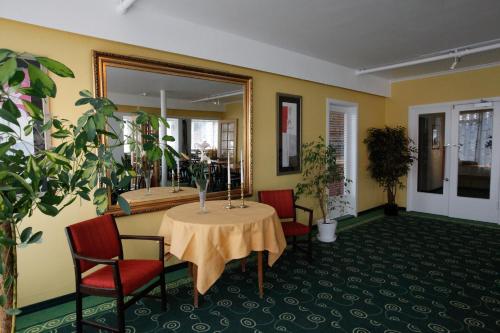 Vestíbulo, Kringsja Hotel in Balestrand Vestíbulo, Kringsja Hotel in Balestrand