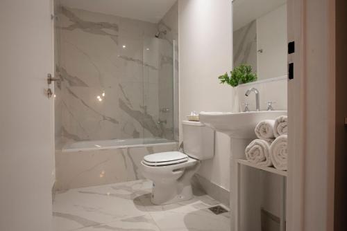 Salle de bain, Unique Art Madero Hotel in Buenos Aires Salle de bain, Unique Art Madero Hotel in Buenos Aires