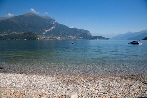 Beach, La Terrazza sul lago Lezzeno in Lezzeno Beach, La Terrazza sul lago Lezzeno in Lezzeno