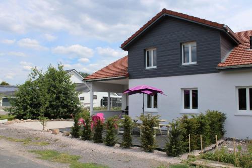 A szálláshely kívülről, La Belle Vache in Corcieux A szálláshely kívülről, La Belle Vache in Corcieux