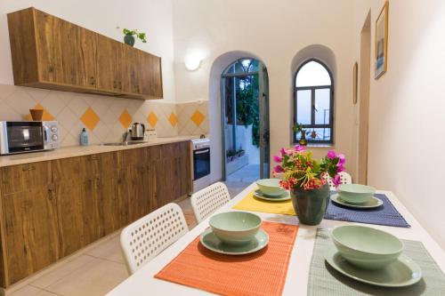 مرافق, אירוח משפחתי בראש פינה העתיקה Old Roshpina family suite in رويش بيينا مرافق, אירוח משפחתי בראש פינה העתיקה Old Roshpina family suite in رويش بيينا