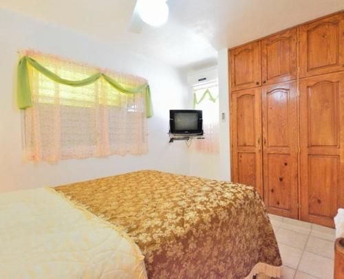 This photo about Aparta Hotel Las Flores shared on HyHotel.com