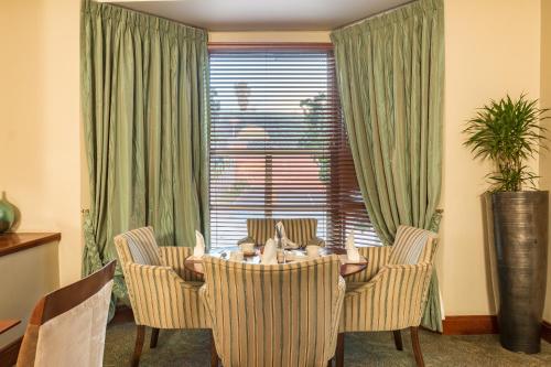 Restaurant, Town Lodge Roodepoort Johannesburg in Roodepoort Restaurant, Town Lodge Roodepoort Johannesburg in Roodepoort