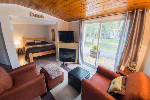 This photo about Safe Haven Cottage Resort shared on HyHotel.com