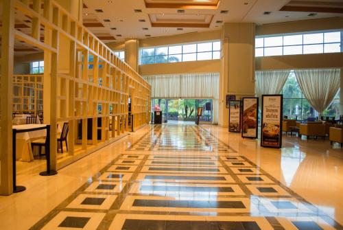 Lobby, Hesperia WTC Valencia near Arturo Michelena International Airport Lobby, Hesperia WTC Valencia near Arturo Michelena International Airport