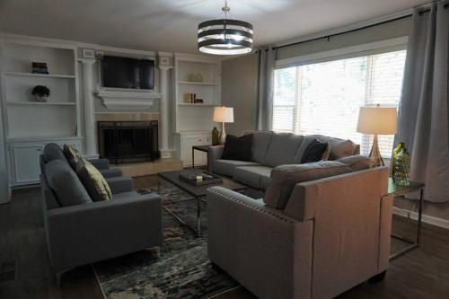 Beautiful & large newly renovated 5 bedroom house. in Other Beautiful & large newly renovated 5 bedroom house. in Other