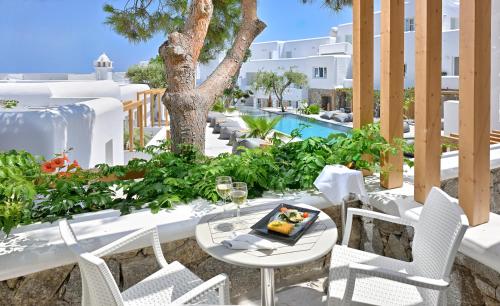 ระเบียง/ชานเรือน, โรงแรมเปตินอส (Petinos Hotel) in มีโกนอส ระเบียง/ชานเรือน, โรงแรมเปตินอส (Petinos Hotel) in มีโกนอส