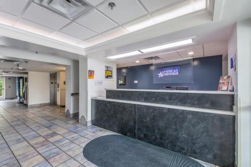 ردهة, Americas Best Value Inn Knoxville East in Near Center ردهة, Americas Best Value Inn Knoxville East in Near Center