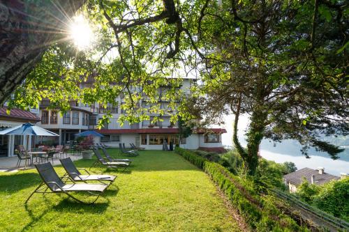 Jardín, Hotel Alexanderhof in Millstatt Jardín, Hotel Alexanderhof in Millstatt