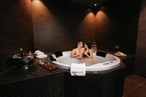 Bañera de hidromasaje, NUTREND World in Olomouc Bañera de hidromasaje, NUTREND World in Olomouc