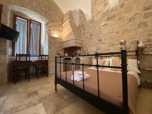 Palazzo Morola XIV century in Giovinazzo Palazzo Morola XIV century in Giovinazzo