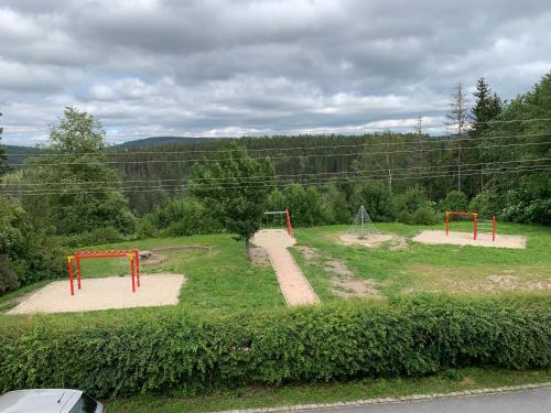 FeWo direkt am Loipeneinstieg Achtung ab Mitte Juli bis Mitte Dezember Bauarbeiten am Gebaude in Johanngeorgenstadt FeWo direkt am Loipeneinstieg Achtung ab Mitte Juli bis Mitte Dezember Bauarbeiten am Gebaude in Johanngeorgenstadt