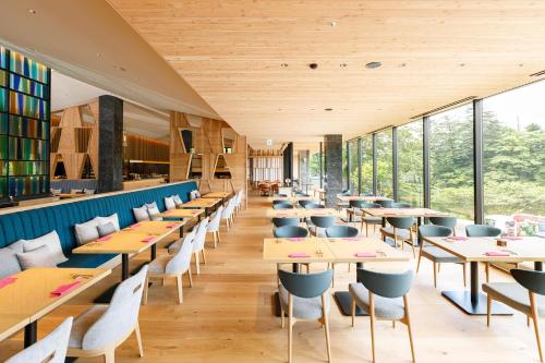 Bar/lounge, Karuizawa Prince Hotel West in Karuizawa Bar/lounge, Karuizawa Prince Hotel West in Karuizawa