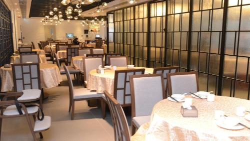 Restaurant, Holiday Inn Express Causeway Bay Hong Kong By IHG in Causeway Bay Restaurant, Holiday Inn Express Causeway Bay Hong Kong By IHG in Causeway Bay