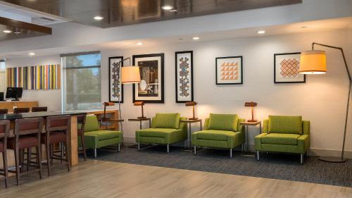 A szálláshely kívülről, Holiday Inn Express Fullerton By IHG in Fullerton (Kalifornia) A szálláshely kívülről, Holiday Inn Express Fullerton By IHG in Fullerton (Kalifornia)