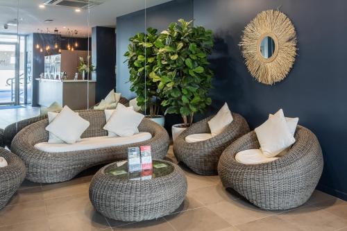Shared lounge/TV area, Narrabeen Sands Hotel by Nightcap Plus in Northern Beaches Shared lounge/TV area, Narrabeen Sands Hotel by Nightcap Plus in Northern Beaches