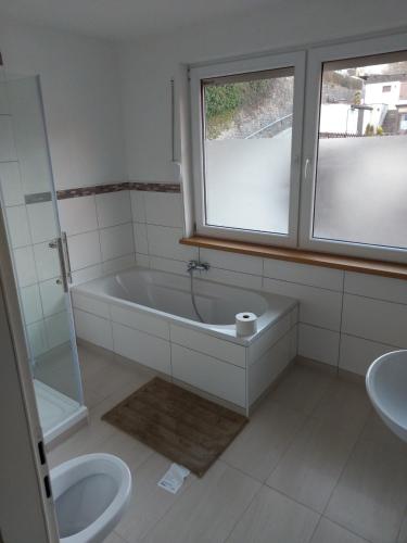 Facilities, 70 m² liebevoll renovierte Ferienwohnung in Schonungen Facilities, 70 m² liebevoll renovierte Ferienwohnung in Schonungen