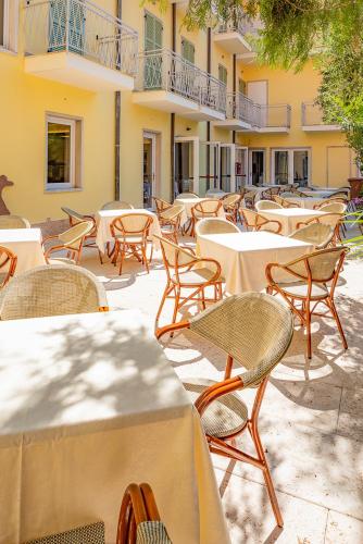 Kert, Hotel Centrale in Garda Kert, Hotel Centrale in Garda