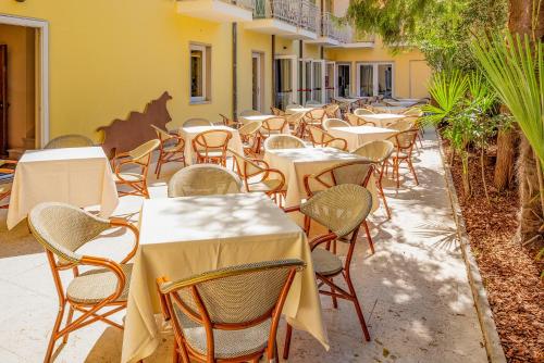 Kert, Hotel Centrale in Garda Kert, Hotel Centrale in Garda
