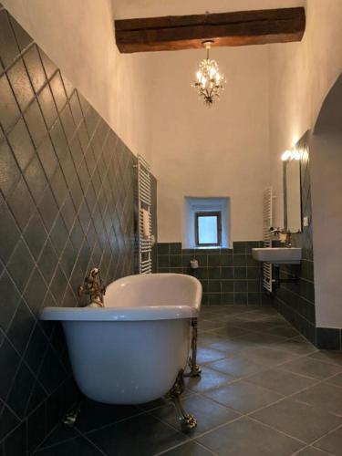 zamek Kolstejn - hotel Chateau Goldenstein in Branna zamek Kolstejn - hotel Chateau Goldenstein in Branna