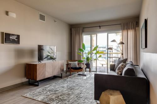 Abode Marina Del Rey 2-Bedroom Pool/Gym/Spa (8502)