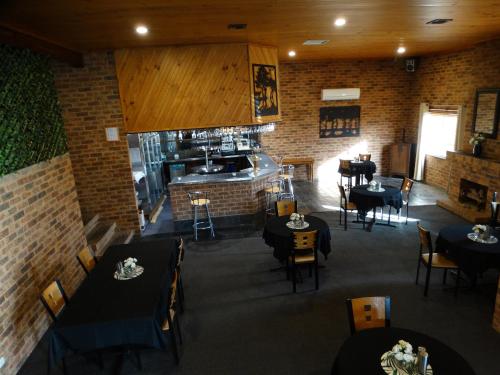 Restaurant, Colonial Motor Inn in West Wyalong Restaurant, Colonial Motor Inn in West Wyalong