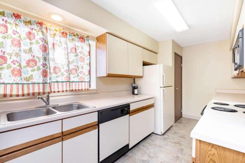 المرافق, لا كوينتا إن آند سويتس باي ويندهام إل باسو إيست (La Quinta Inn & Suites by Wyndham El Paso East) in El Paso Airport المرافق, لا كوينتا إن آند سويتس باي ويندهام إل باسو إيست (La Quinta Inn & Suites by Wyndham El Paso East) in El Paso Airport