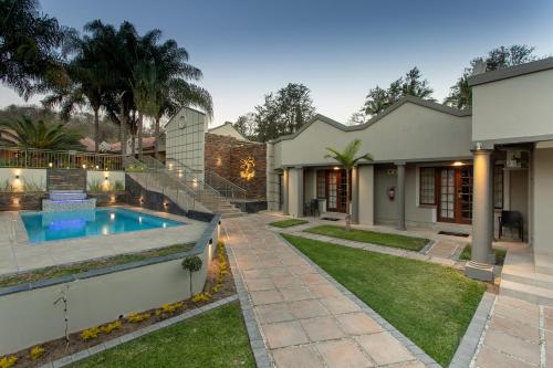 Kert, The Cycad Lodge & Chalets in Nelspruit Kert, The Cycad Lodge & Chalets in Nelspruit