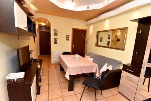 CASA TUDOR in Бустені CASA TUDOR in Бустені