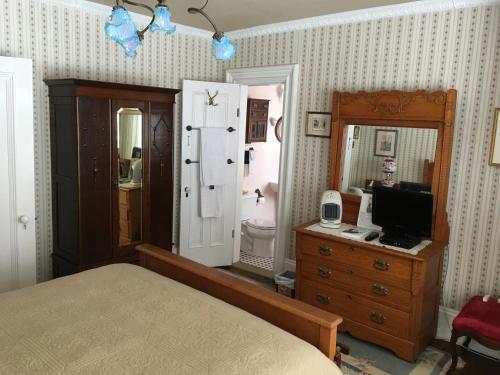A Seafaring Maiden Bed and Breakfast in Granville Ferry (NS) A Seafaring Maiden Bed and Breakfast in Granville Ferry (NS)