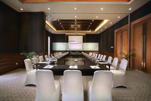 Banquet hall, Aston Bojonegoro City Hotel in Bojonegoro Banquet hall, Aston Bojonegoro City Hotel in Bojonegoro
