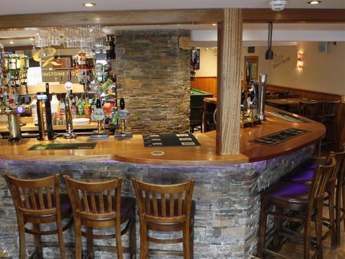 Bar/ Salón, The Elphinstone Hotel in Biggar Bar/ Salón, The Elphinstone Hotel in Biggar