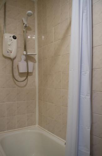 Bathroom, Fox House in Dunfermline Bathroom, Fox House in Dunfermline