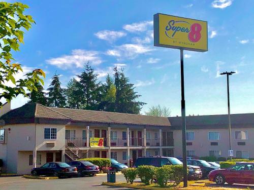 Vista exterior, Super 8 by Wyndham Lynnwood in Lynnwood Vista exterior, Super 8 by Wyndham Lynnwood in Lynnwood