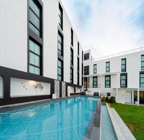 スイミングプール, ブルー モンキー ハブ アンド ホテル ラノン (Blu Monkey Hub and Hotel Ranong) in ラノーン スイミングプール, ブルー モンキー ハブ アンド ホテル ラノン (Blu Monkey Hub and Hotel Ranong) in ラノーン