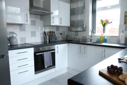 Dapur, Ideal lodgings in Bury – Whitefield in Bury Dapur, Ideal lodgings in Bury – Whitefield in Bury