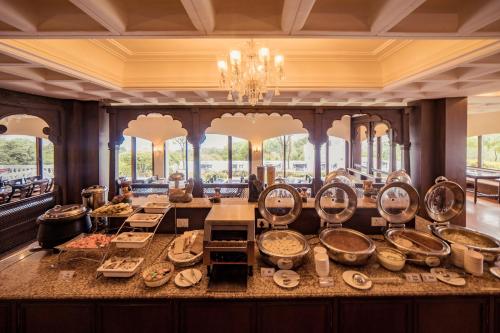 Φαγητό και ποτό, Hotel Hilltop Palace in Udaipur Φαγητό και ποτό, Hotel Hilltop Palace in Udaipur