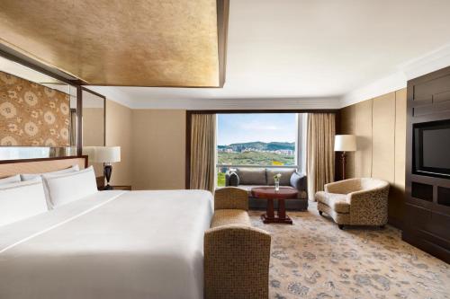 Futian Shangri-La, Shenzhen in Shenzhen Futian Shangri-La, Shenzhen in Shenzhen
