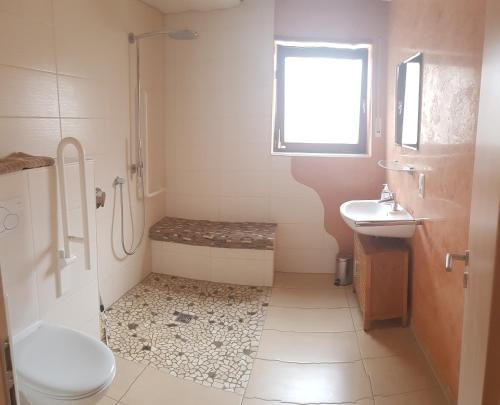 Bathroom, Casa Rustica in Flonheim Bathroom, Casa Rustica in Flonheim