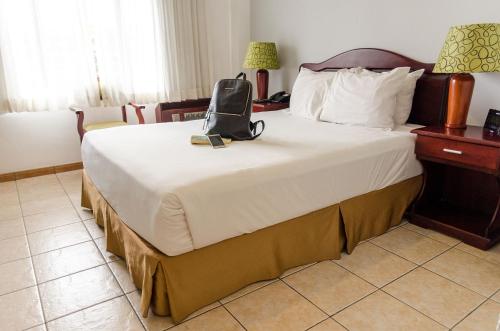 Guestroom, La Sabana Hotel Suites Apartments in Mata Redonda Guestroom, La Sabana Hotel Suites Apartments in Mata Redonda