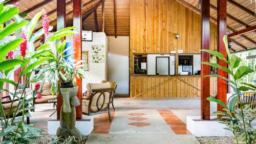 Vestibule, Hotel Villas Rio Mar in Dominical Vestibule, Hotel Villas Rio Mar in Dominical