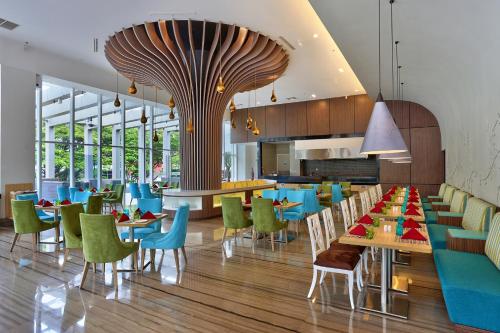 Ravintola, Mercure Serpong Alam Sutera Hotel in Alam Sutera Ravintola, Mercure Serpong Alam Sutera Hotel in Alam Sutera