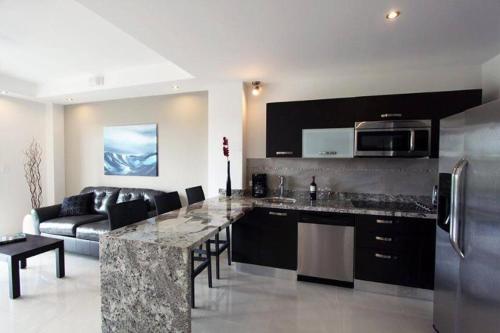 Oceano Boutique Hotel & Gallery in Jaco Oceano Boutique Hotel & Gallery in Jaco